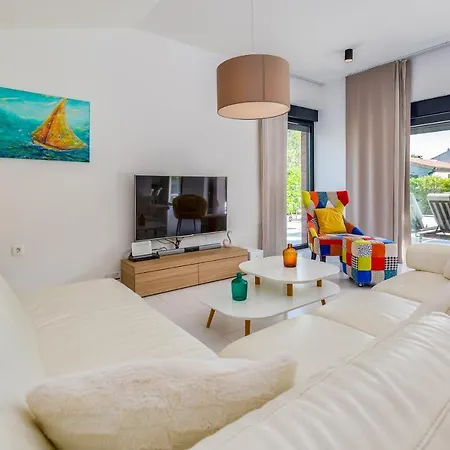 فيلة Bianca Pridraga