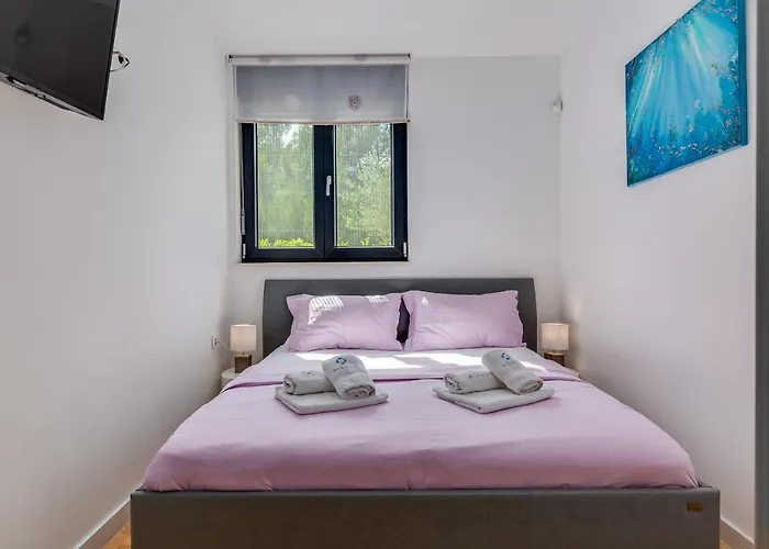 Bianca Villa Pridraga